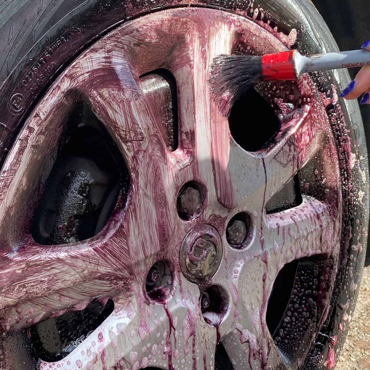 ValetPRO Bilberry Car Wheel Cleaner 1 Litre - Acid-free & Safe-to-use on alloys & painted rims brush agitation