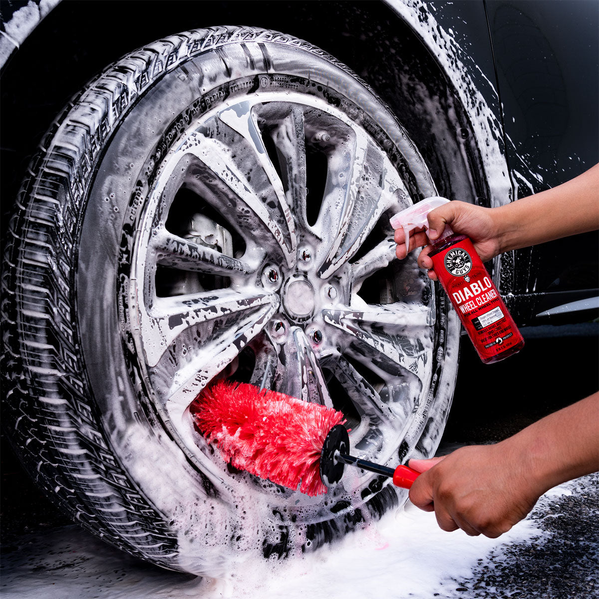 Chemical Guys Diablo Gel Wheel & Rim Cleaner Concentrated: Tough on dirt, pH-neutral on alloys & rims! - Spray on to & work in