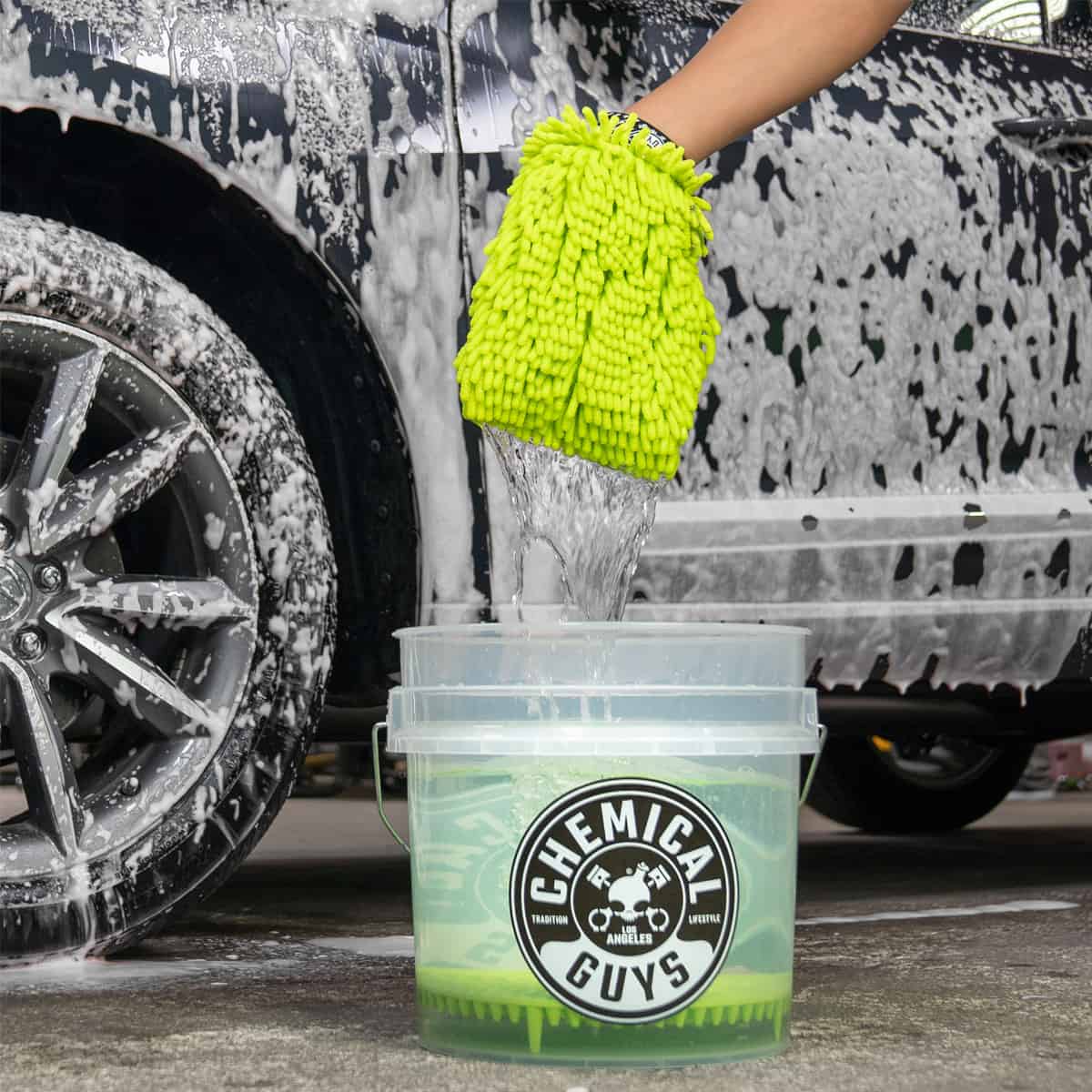 Chemical Guys Heavy Duty Ultra Clear Detailing Bucket with noodle wash mitt